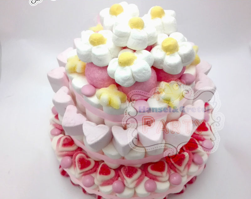 Torta di Marshmallows e caramelle gommose Cuori Rosa